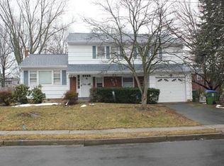 102 Calvert Ave E, Edison, NJ 08820