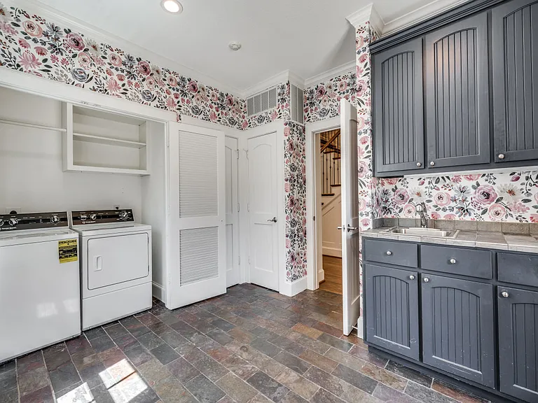 3837 Villanova St — Photo 3
