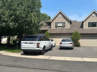 2 Julia Cir, Dix Hills, NY 11746