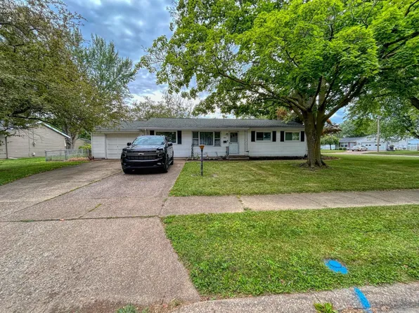 2904 Sunset Ln, Sandusky, OH 44870