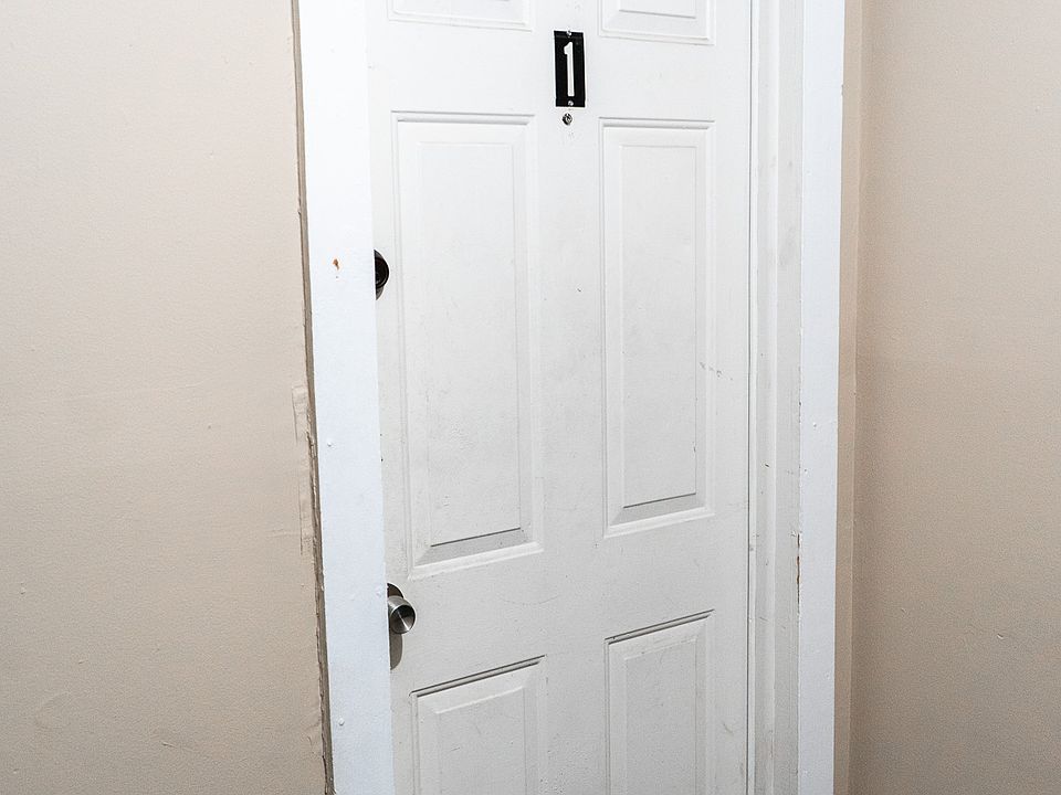 1st image of 121 Pruett Pl #1