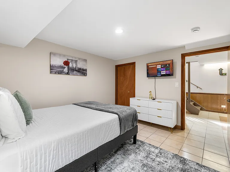 119 W Green Meadows Blvd — Photo 9