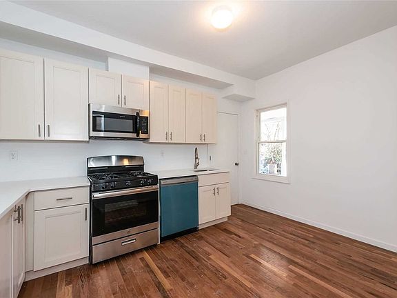 4th image of 4 Arbor Pl APT 1