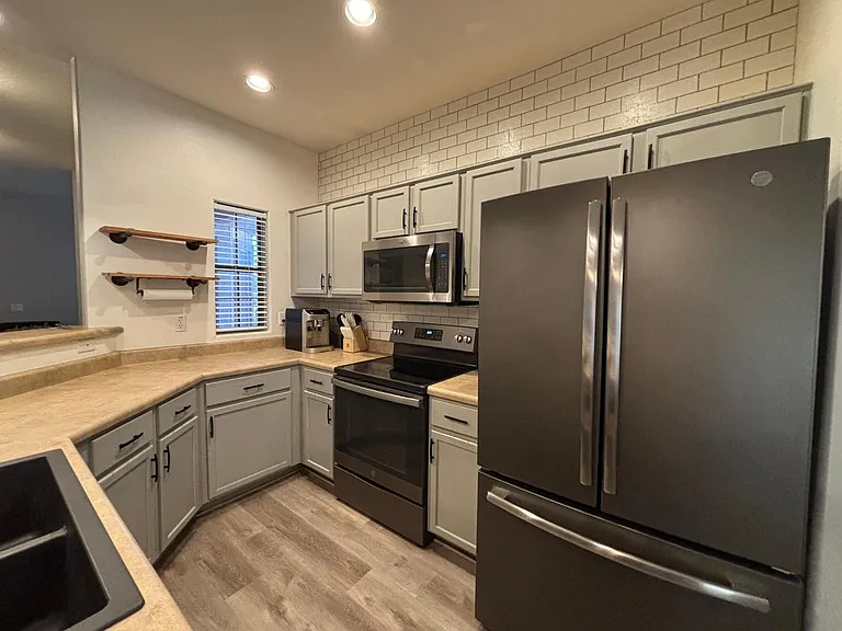 948 E Savannah Dr — Photo 10