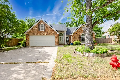2106 Heather Dr Photo 1