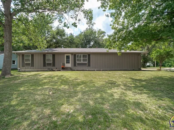 2221 SW Jewell Ave, Topeka, KS 66611