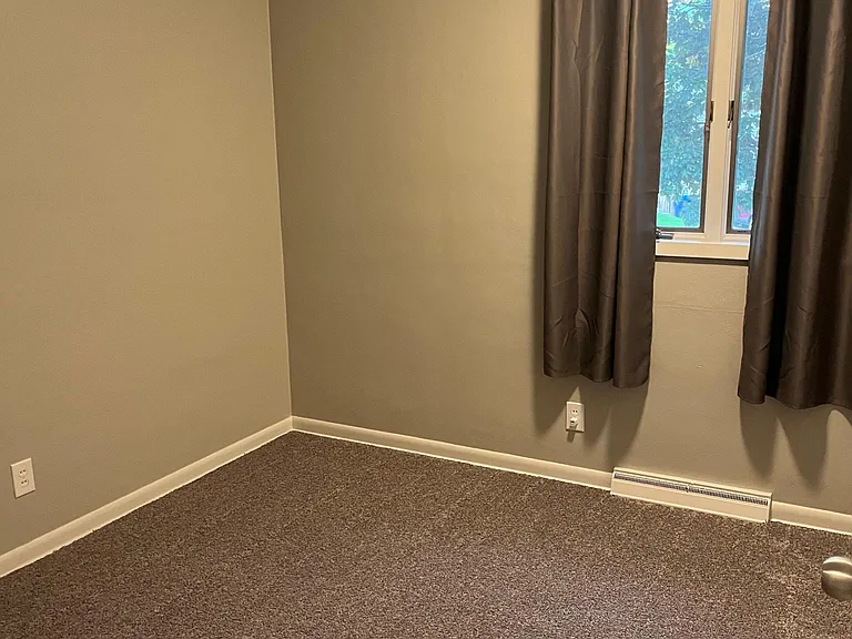 1515 Lincoln Ct — Photo 7
