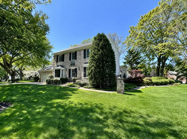 9363 Tartan View Dr, Fairfax, VA 22032