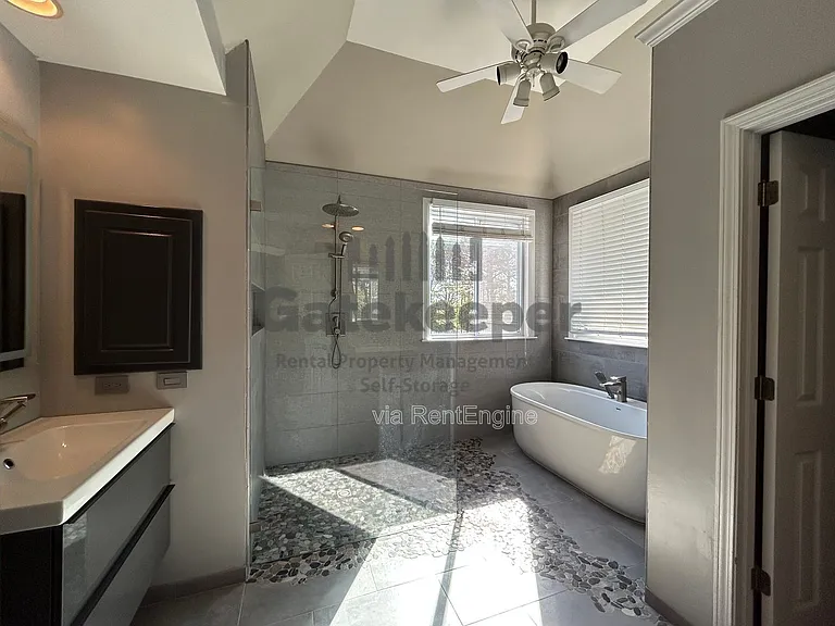 115 Hidden Lake Dr — Photo 37