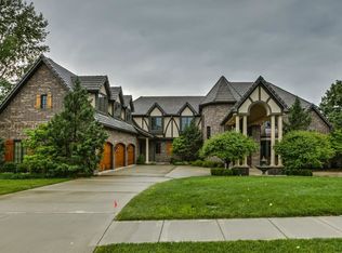 6524 Ridge Rd, Parkville, MO 64152