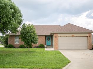 1066 S Canton Ave, Springfield, MO 65802