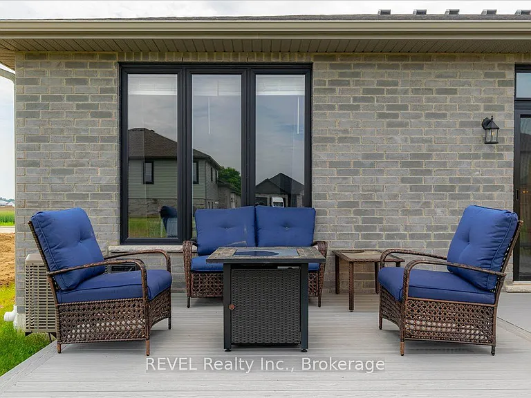 371 Argyle Ave — Photo 28