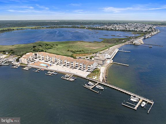 3rd image of 401 Bay Shore Dr Unit 18B