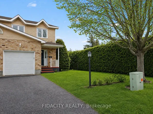 1 Kathleen Cres, Ottawa, ON K2S 1L6
