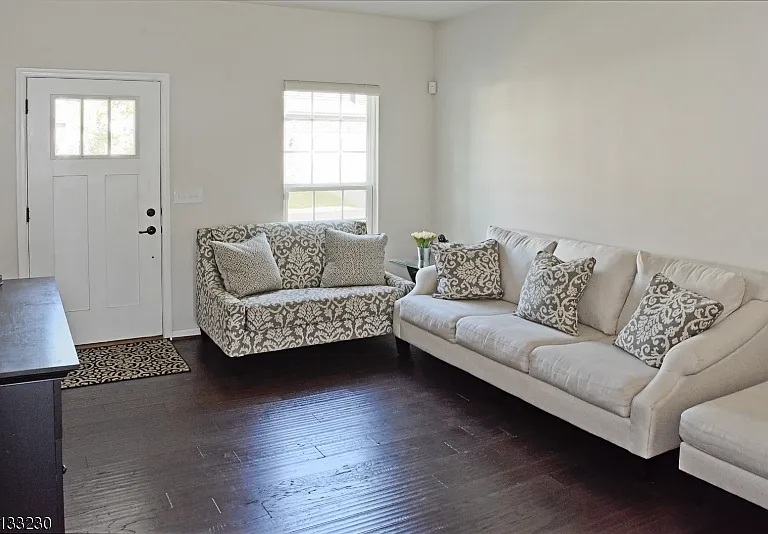 11 Shade Tree Ln — Photo 3