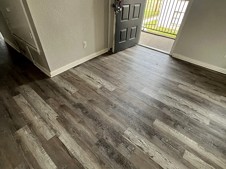 327 Sunrise Ave #12 — Photo 2