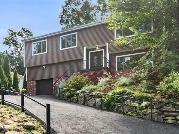 21 Rumbrook Road, Elmsford, NY 10523