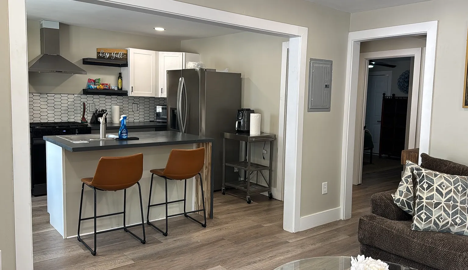 2 bed, 800 sqft, $1,800 — Photo 2