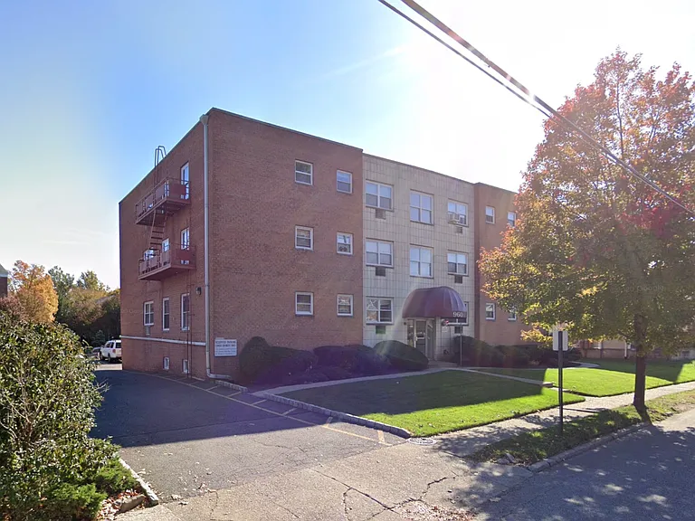 960 Main St #6 — Photo 7