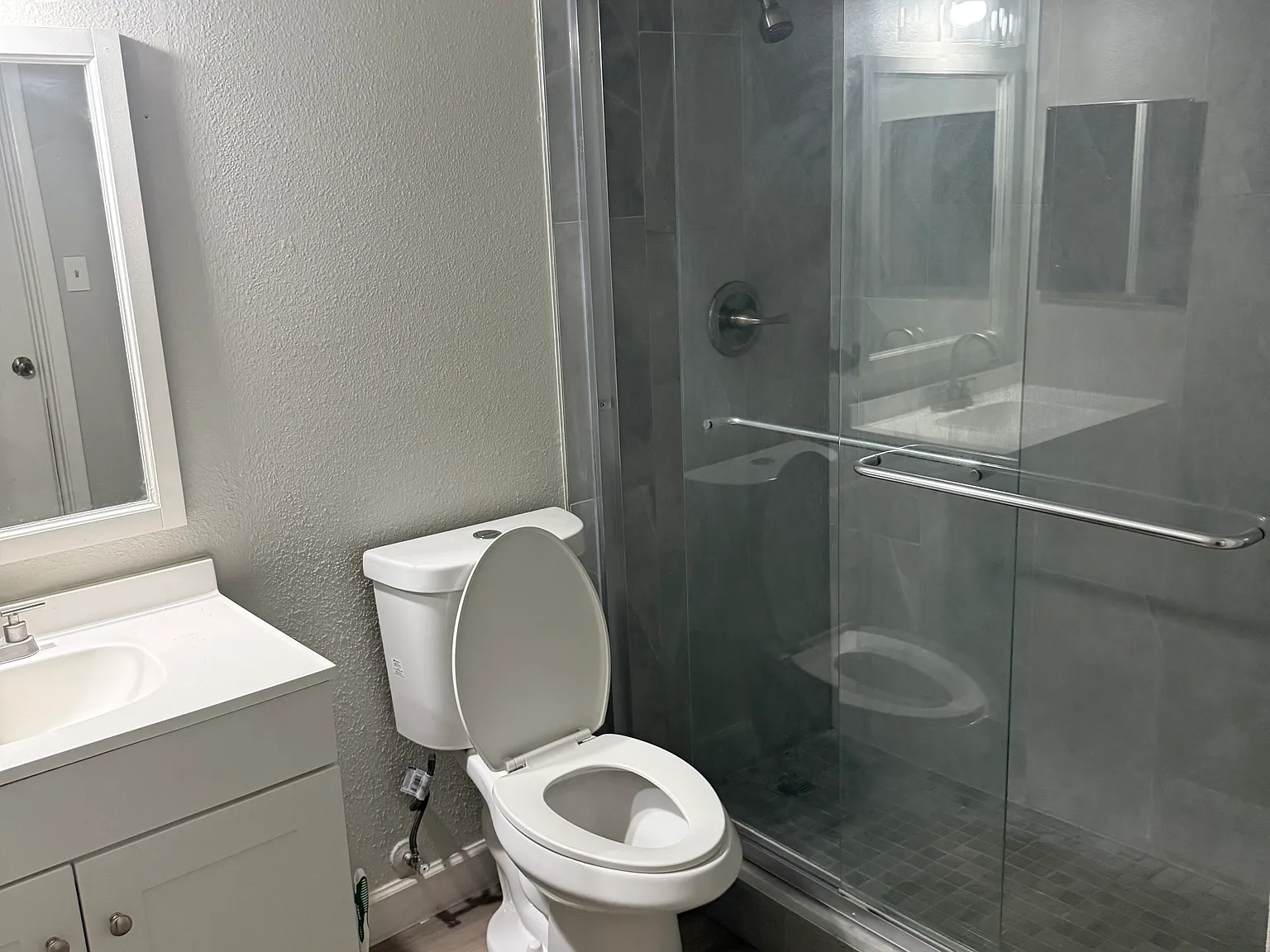 5 bed, 1788 sqft, $2,900 — Photo 3