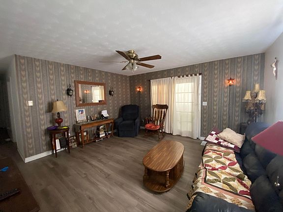 5th image of 323 2nd St