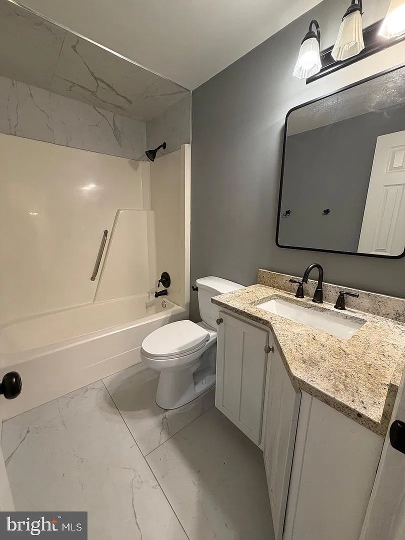 2 bed, 2.0 bath, 1920 sqft, $2,850 — Photo 4