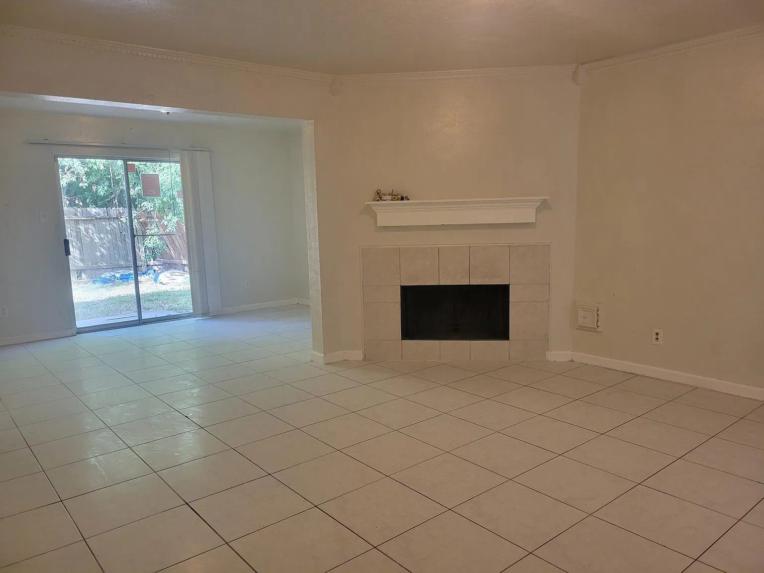 4 bed, 3.0 bath, 1836 sqft, $1,700 — Photo 3