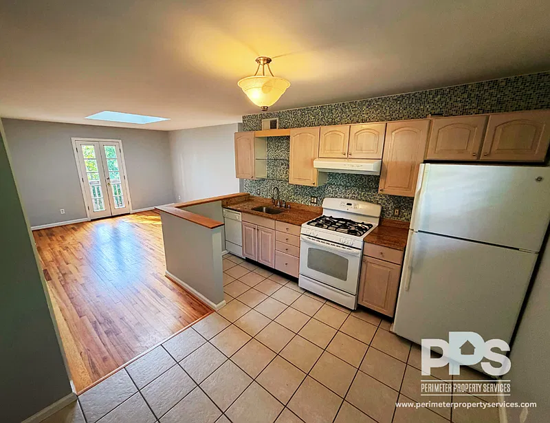 615 Boulevard SE — Photo 2