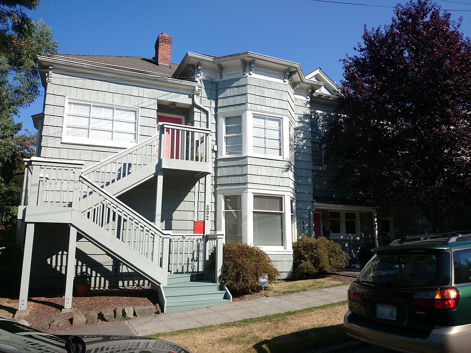 2nd image of 204 30th Ave S