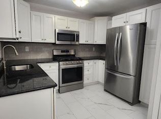 101 Hyacinth Ln, Freehold, NJ 07728