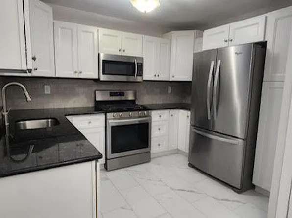 101 Hyacinth Ln, Freehold, NJ 07728