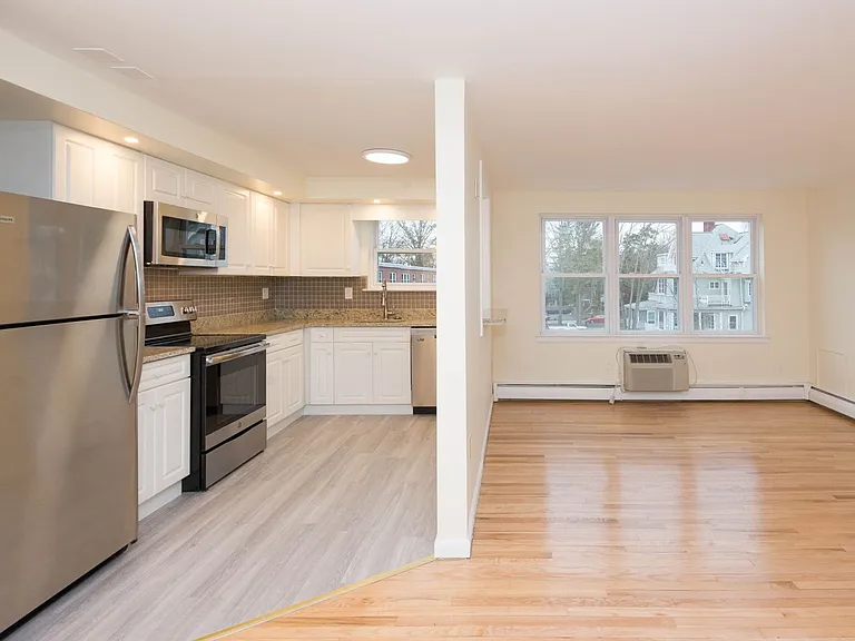 Eli Whitney Apartments — Photo 16