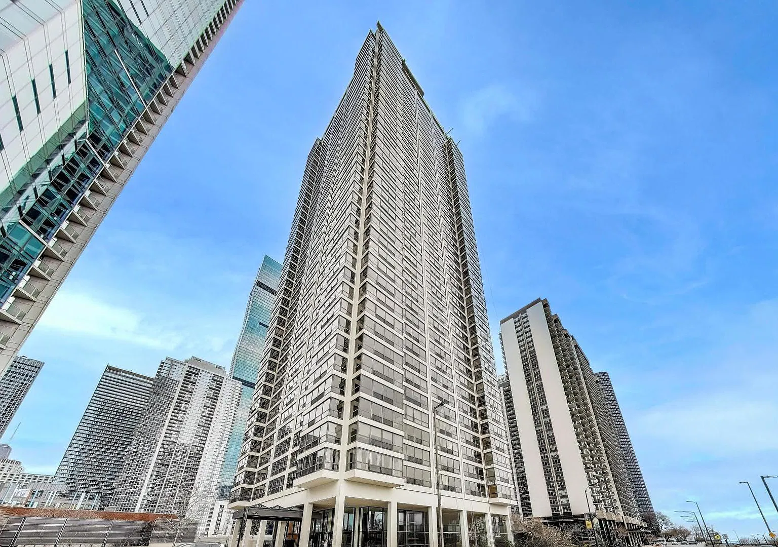 2 bed, 1623 sqft, $4,600 — Photo 2
