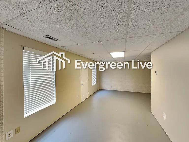 1356 Crestridge Ln — Photo 15