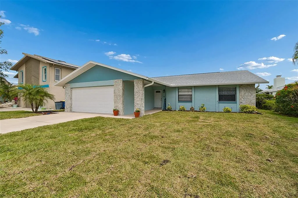 3 bed, 2.0 bath, 1611 sqft, $3,000 — Photo 1