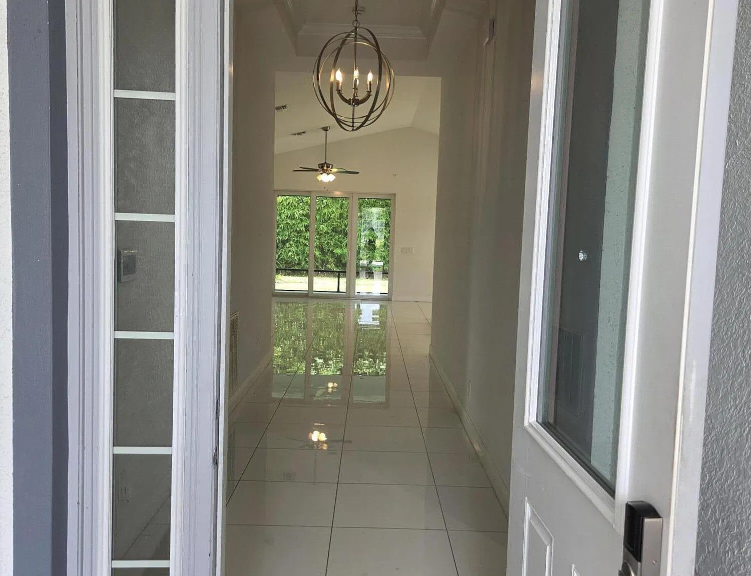 4 bed, 3.0 bath, 2346 sqft, $3,800 — Photo 3