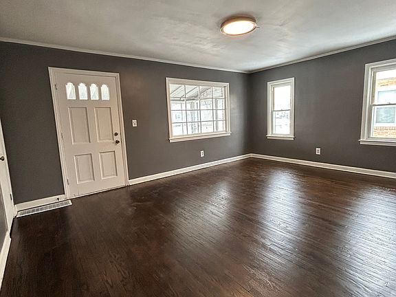 2nd image of 1413 W 12th St