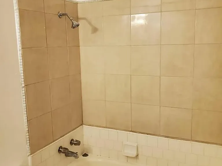 1019 S Demaree St — Photo 31