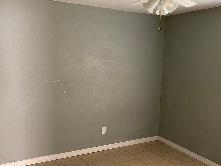 613 Cassine Dr — Photo 3
