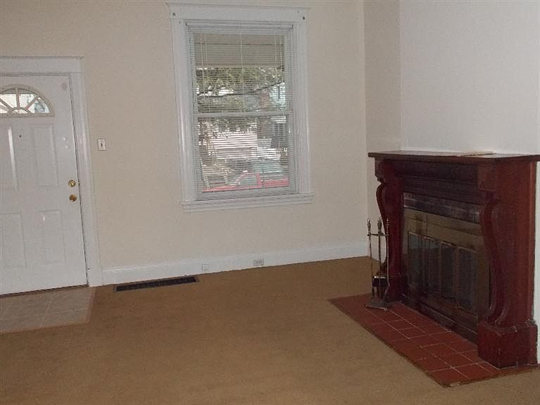 1st image of 4816 Myrtle Ave