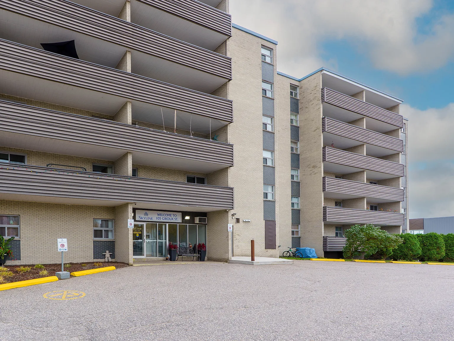 Bay Court Apartments — Photo 2