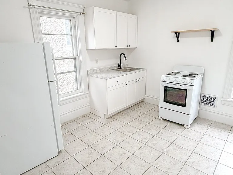 503 Tremont Ave S — Photo 7