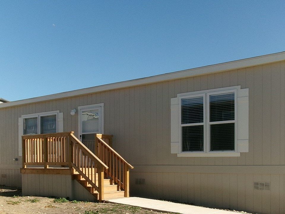 1st image of 318 Pineland Ave #120