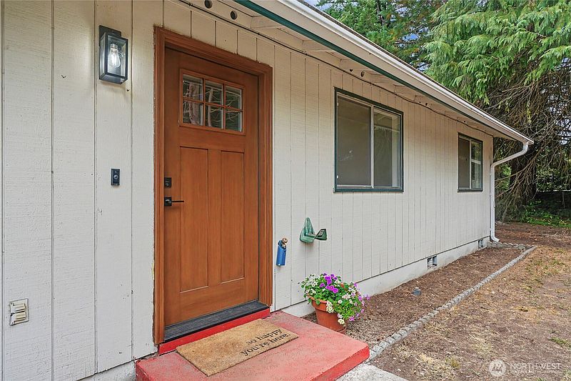 3rd image of 718 73rd Avenue SE