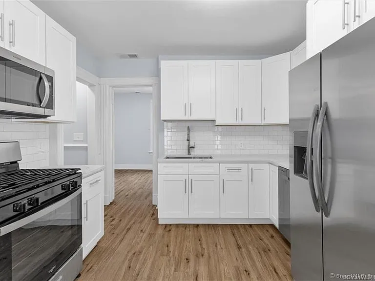 55 Admiral St #2 — Photo 7