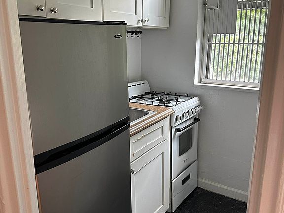 2nd image of 310 E 90th St APT 4C