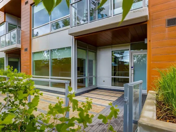 8505 S Broadcast Ave SW #110, Calgary, AB T3H 6B5