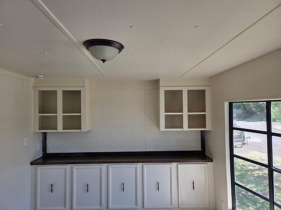 4th image of 519 W Burgen St