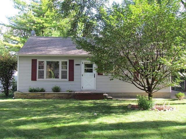 1st image of 2265 Burns St