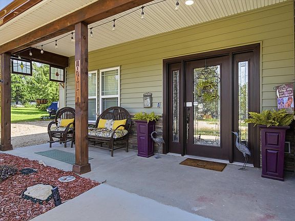 3rd image of 9611 Valley View Dr